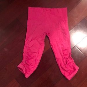 Lululemon cropped pink scrunch leggings